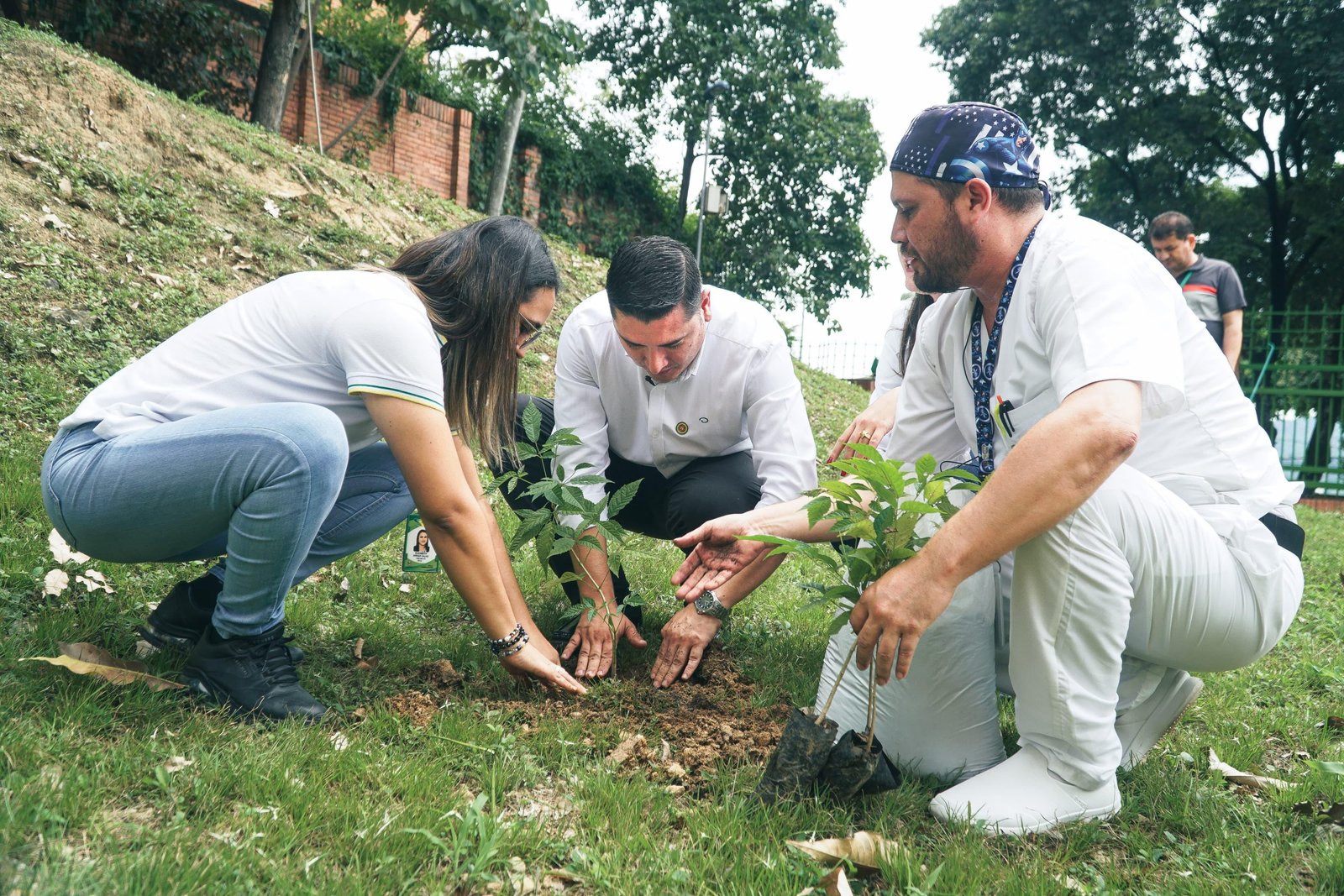 EL INSTITUTO DE SALUD DE BUCARAMANGA SE PONE LA CAMISETA POR EL MEDIO AMBIENTE