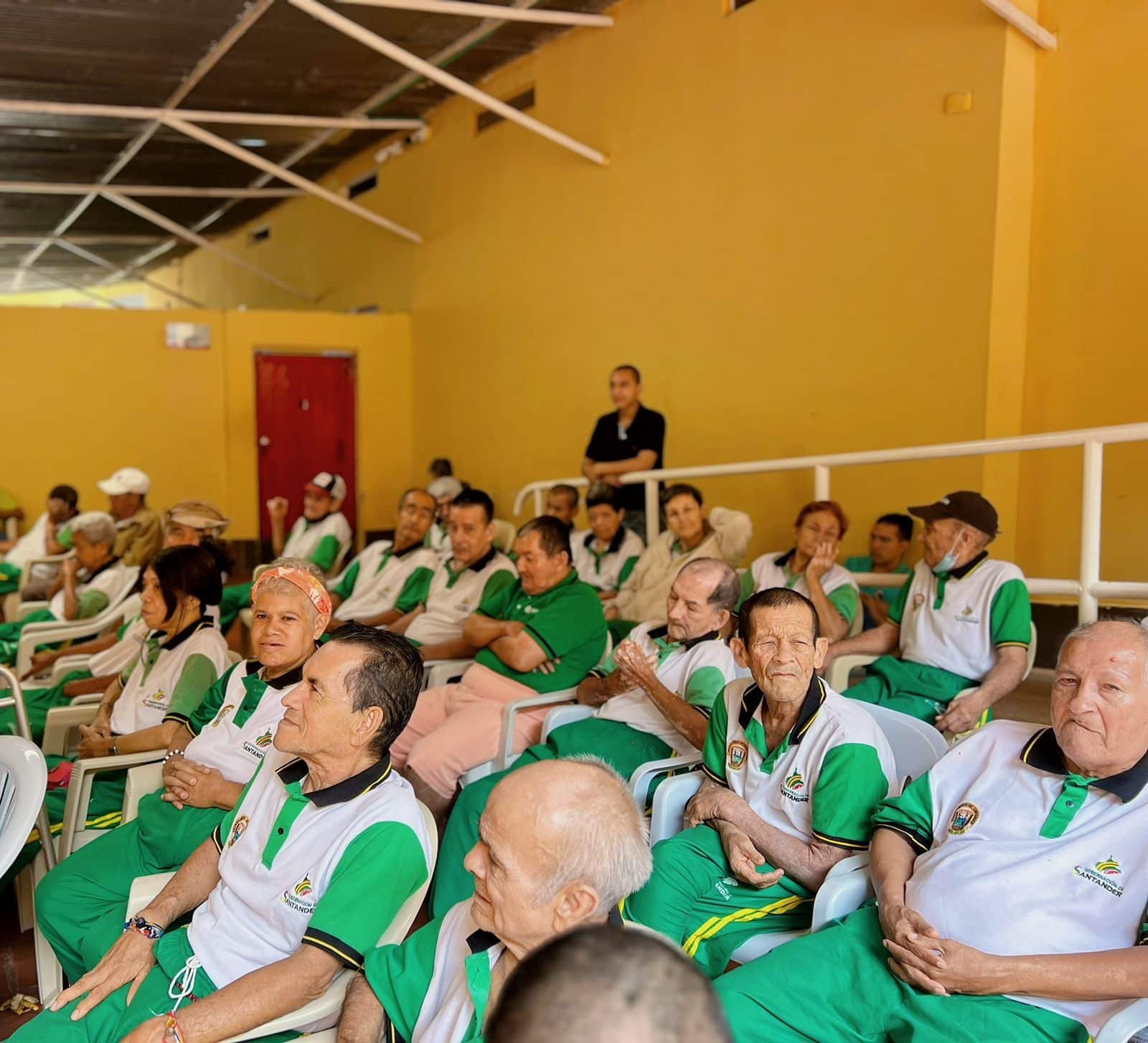 ATENCIÓN DOMICILIARIA FORTALECE LA SALUD DE ADULTOS MAYORES Y JÓVENES CON ADICCIONES EN BUCARAMANGA